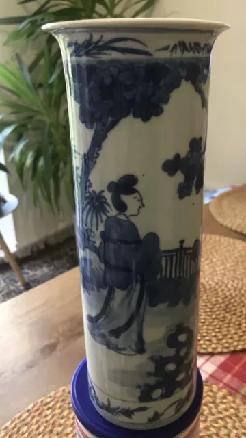Large super quality 19th century Chinese blue and white cylindrical vase.