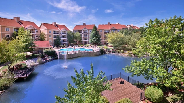 Branson, MO, Wyndham Branson at the Meadows 2 Bedroom  Condo April 11-14