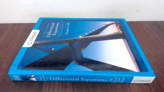 A First Course in Differential Equations: The clasic fifth editio