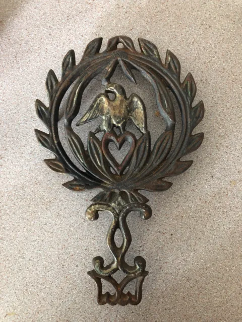 Vintage Cast Iron Wilton Trivet Beautiful American Eagle Painted Heart 4 Footed'