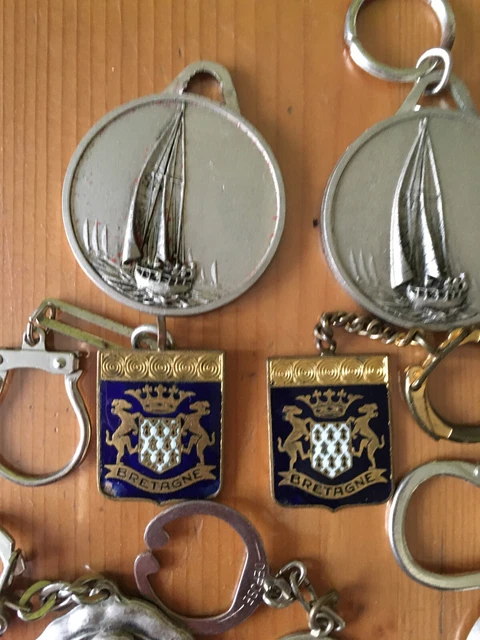 porte-clés key ring Bretagne pêche mer bateaux, lot de pièces variées vintage