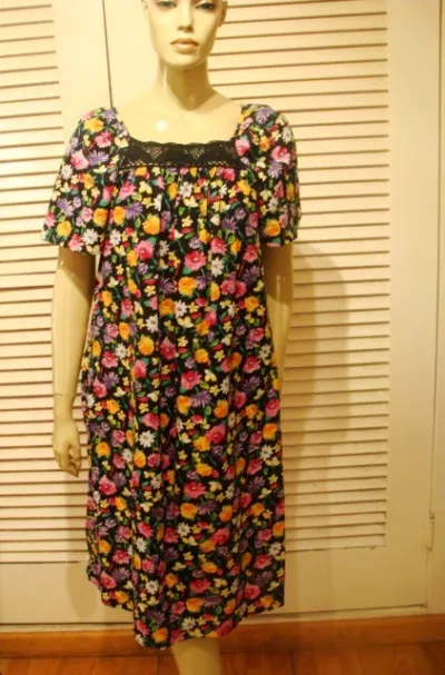 70s VINTAGE HIPPIE BOHO FLORAL & CROCHET TRIM DRESS S-M