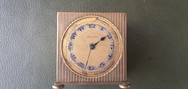 Ancien Réveil mécanique de voyage . ZÉNITH