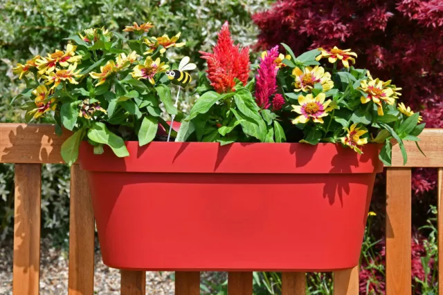 Geländertopf 50 cm in Rot Hängetopf Blumenkasten für Balkon Geländer Gartenzaun