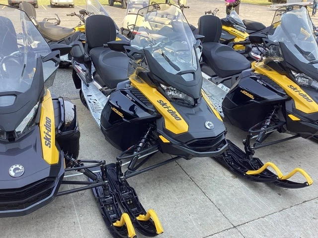 2023 Ski-Doo Grand Touring Sport Rotax® 600 ACE™ Silent Track I