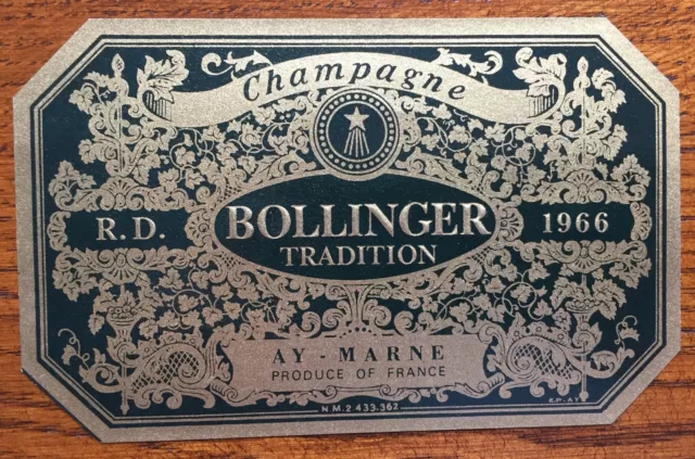 Une étiquette de champagne Bollinger R.D. Tradition  1966 - 75 cl