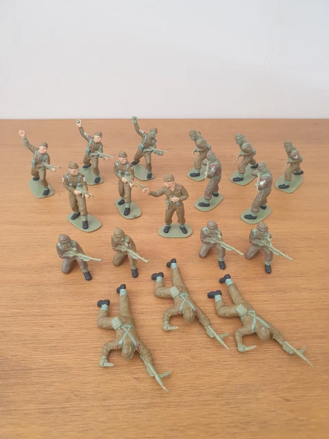 Lot De Soldats Anciens 1/32 En Plomb Ou Alu - Environ 60 Mm - Collection Militaire Vintage