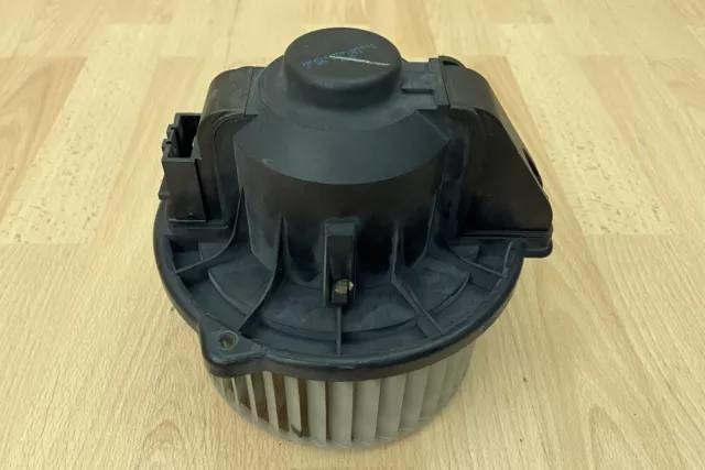 AIR CON / HEATER BLOWER MOTOR MF016070-0581 - Jaguar XJ X350 X358 2003-2010