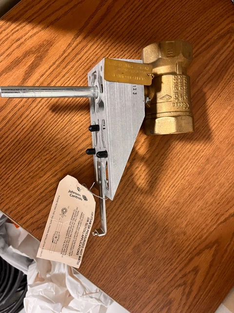 Johnson Controls VG1241FR 2" Ball Valve with M9000-519 Actuator Linkage