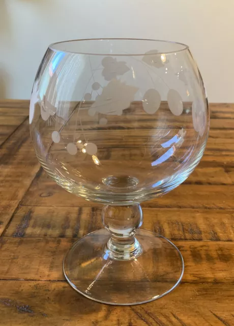 VINTAGE CLEAR GLASS ETCHED  FLORAL PEDESTAL BOWL. Excellent Condition