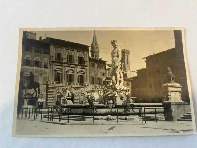Cartolina Toscana. Firenze, piazza della Signoria e la fontana di Nettuno. 1920