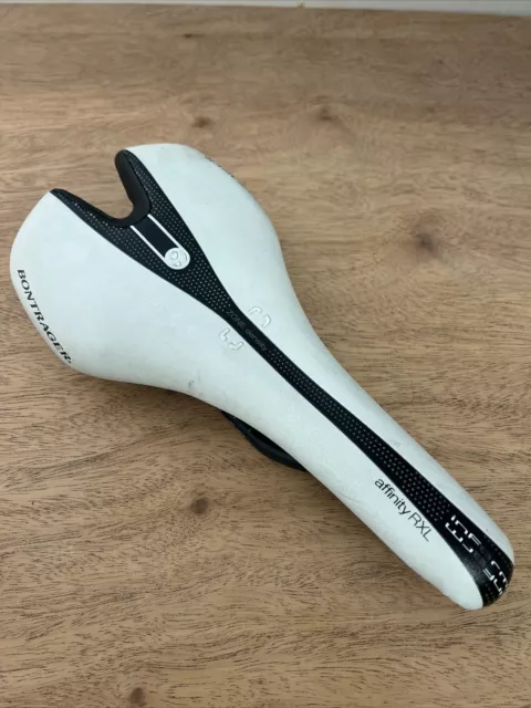 BONTRAGER AFFINITY RXL Inform Saddle Carbon Rails White Black 151g