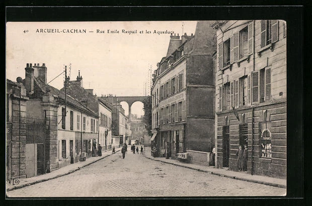 CPA Arcueil-Cachan, Rue Emile Raspail et les Aqueducs