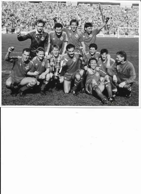 LARGE PRESS PHOTOGRAPH - ABERDEEN v HEARTS - SCOTTISH CUP FINAL - 10 MAY 1986