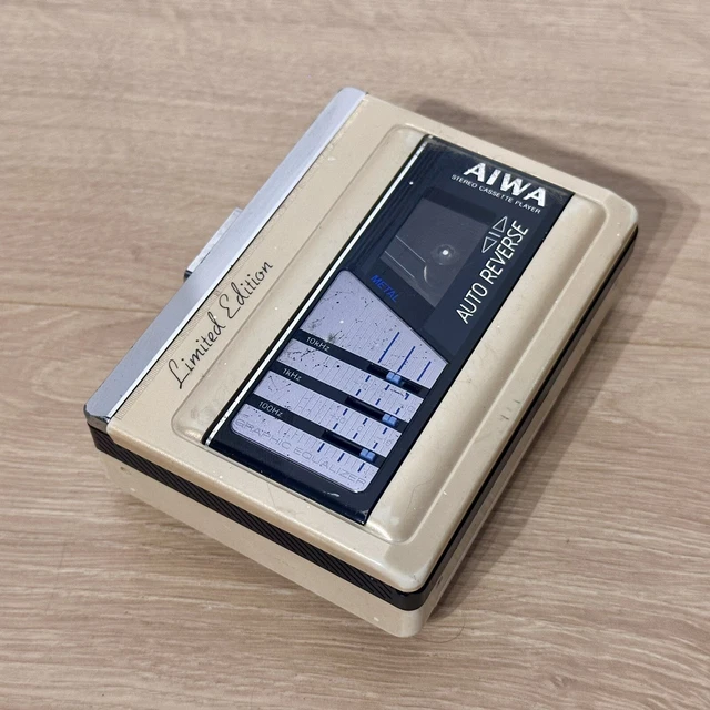 Aiwa-hS-rM186 Lecteur de Cassettes Portable avec Radio Argent