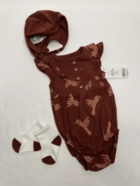 Carters Baby Girl 3 Piece Set Bodysuit Bonnet Socks Outfit NWT Size 6Months Bird