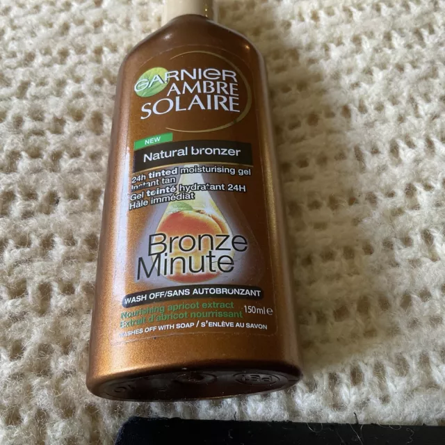 Garnier Ambre Solaire Natural Bronzer 24H Tinted Moisturising Gel Bronze Minute