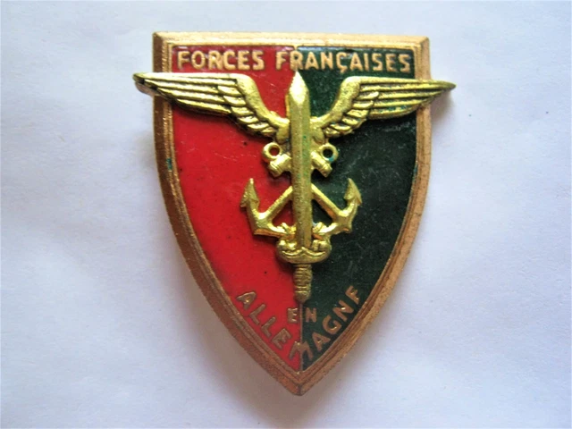 ENSEMBLE D'INSIGNES TISSUS français en allemagne, FFA, TOA, Berlin EUR