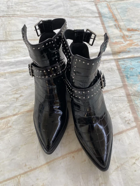 Steve Madden Womens Black CrocAnkle Shoe Booties With Buckles Silver Stud 8.5