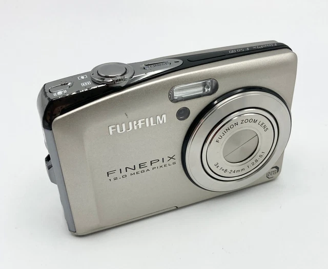 Fujifilm FinePix F50fd 12.0メガピクセル Fujifilm FinePix F50fd 12.0MP Compact Digital Camera Black