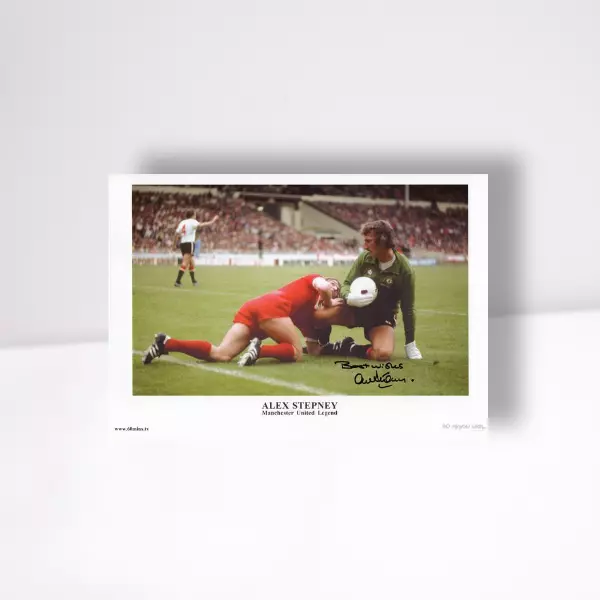 Manchester United Alex Stepney 1977 FA Charity Shield Hand Signed Print