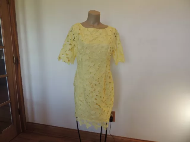 Tahari Arthur S. Levine size 10 yellow short sleeve dress Spring & Summer