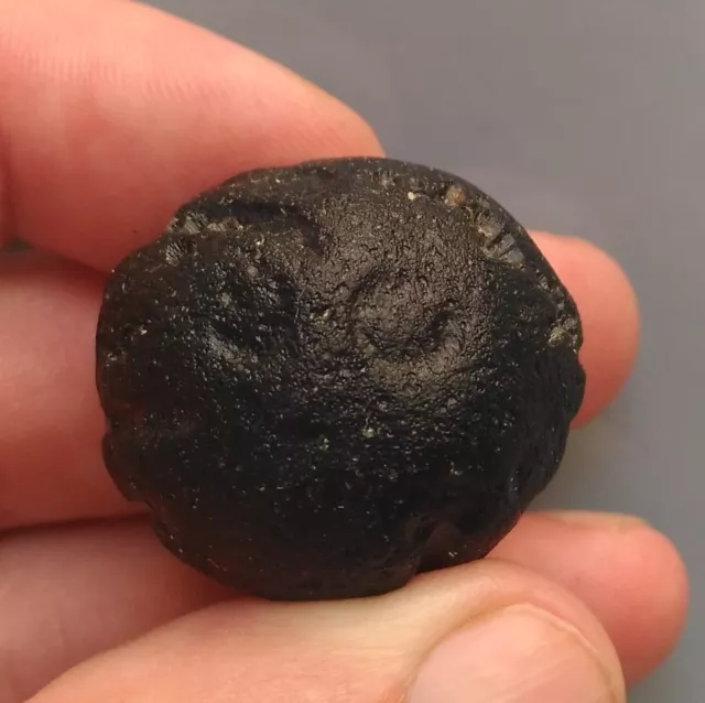 SPHERICAL PHILIPPINITE TEKTITE 20 GRAM (TE9/96) from meteorite impact