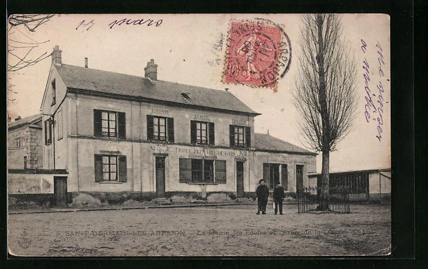 CPA Saint-Germain-les-Arpajon, la Mairie, les Ecoles et l´Arbre de la Liberie