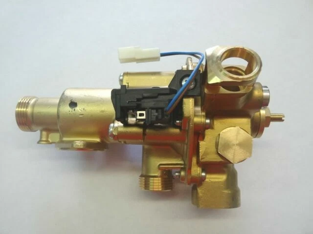 Vaillant Valvola Deviatrice Gruppo Acqua 011289 Nuova  Vmw It 242 282 240/1 Xb
