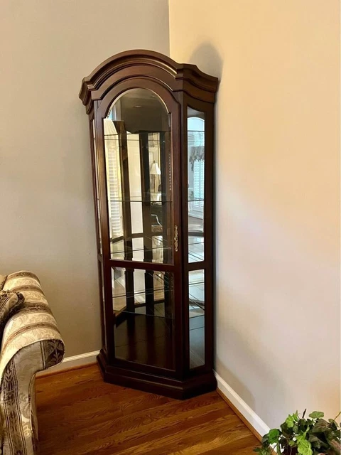 Corner Glass Wood Curio Perfect condition