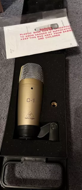 BEHRINGER C-1 Studio Condenser Microphone