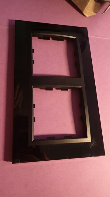 Plaque De Finition Double 2 Postes Verticale Entraxe 57mm Bois Massif Racine Kallysta Hager 71638956