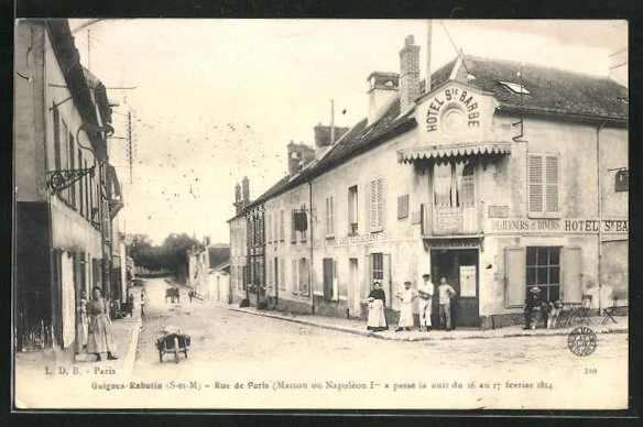 CPA Guignes-Rabutin, Rue du Paris et Hotel Ste. Barbe