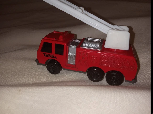 Vintage 1992 Tonka Fire Engine Truck 4" Steel Red #5 With Extension Ladder