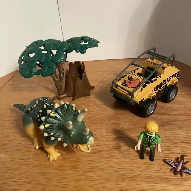 RARE new Playmobil 5234 Explorer and Triceratops with Baby new in