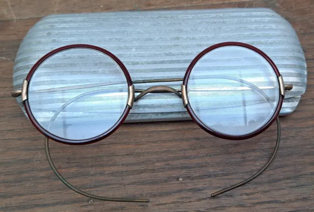 Antiguas gafas con estuche, primer cuarto del siglo XX