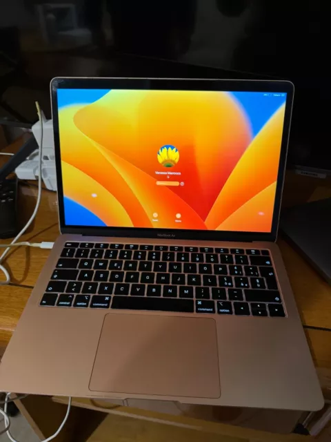 Apple MacBook Air 13.3" (128GB SSD, Intel Core i5 5.ª generazione, 1,6 GHz, 8GB)