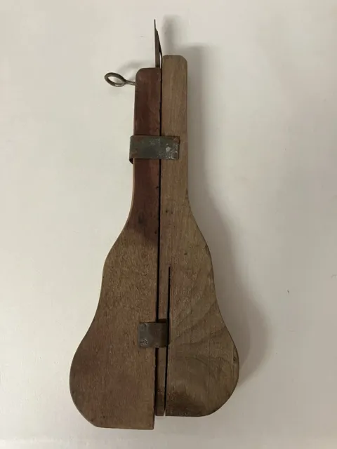 Herramienta de enganche antigua de colección con aguja deslizante perforadora de madera