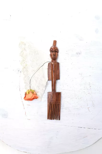 Peine africano vintage de madera Vintage African wooden comb