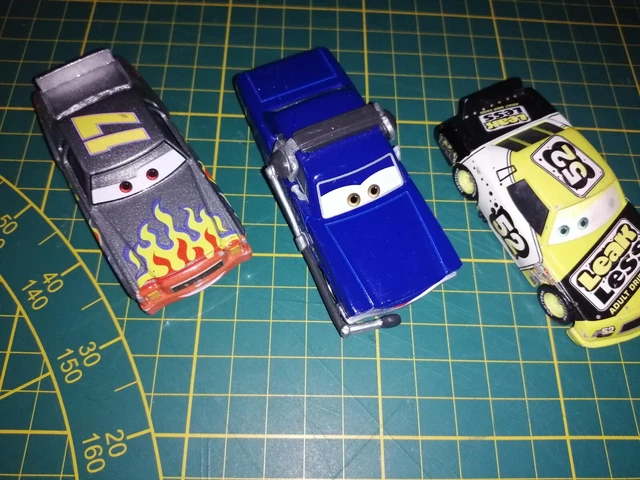 lot de  voitures cars disney pixar  mattel metal  d occasion