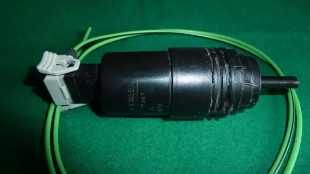 Scheibenwischerpumpe - 12 V/DC, gebraucht (aus BWM Fahrzeug