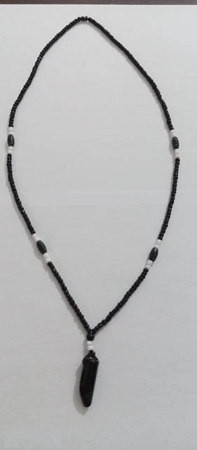 Cuentas de cuello hechas a mano color negro