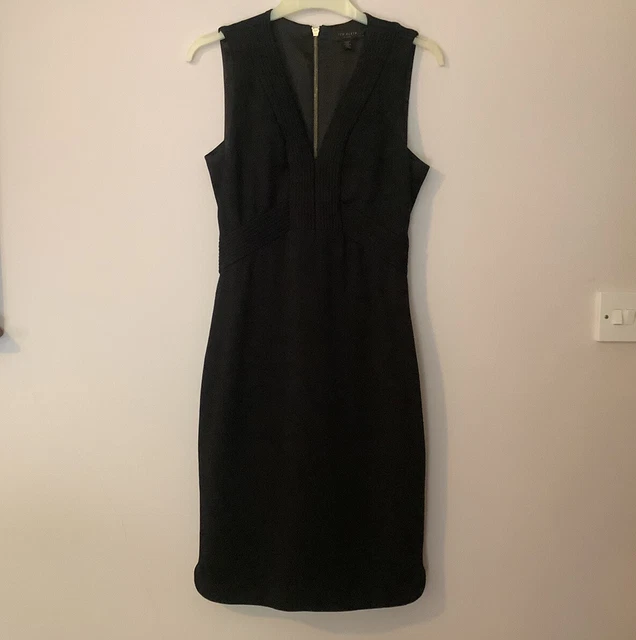 Ted Baker Black Body Con Size 2 Lined V Neck Dress In Excellent Condition