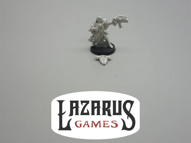 Warhammer 40k Adepta Sororitas: Sisters of Battle - Superior w/ Bolter (oop)