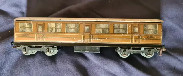 1 Hornby Dublo Preww2 Model Railways Oo Gauge Lner Tinplate Coaches 2