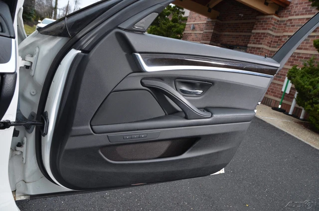 2014 BMW 5-Series 550i xDrive AWD 17