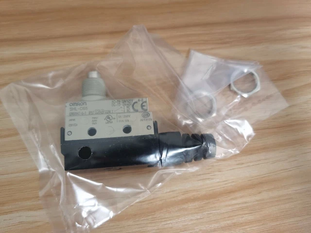 1Pcs Omron Shl-D55 Shld55 Limit Switch -New