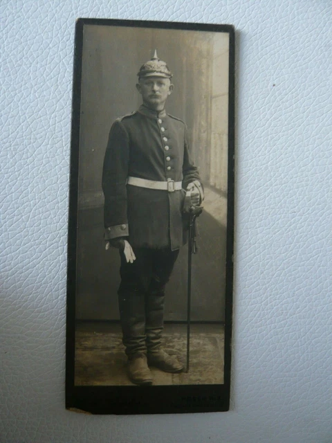 CDV , Offizier mit Säbel und Pickelhaube, Posen, Fotograf Wilhelm Köhler