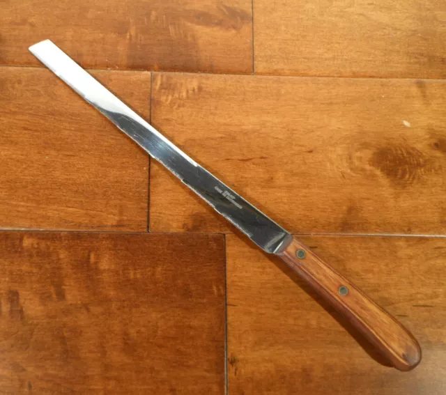 https://www.picclickimg.com/8KkAAOSwWW5io5a9/Case-Xx-236-10-Chromium-Serrated-Angled-Tip-Knife.webp