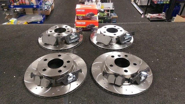 thumbnail image 2 of Proformer Front Brake Discs & Pads Kit For BMW 320D E90 E91 2.0D (2004-2012) 300mm 2 of 5